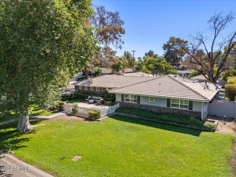 03-Aerial front of home