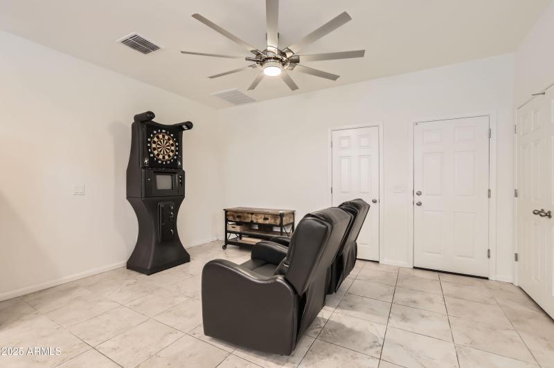 7665 W Fetlock Trail - MLS Sized - 021 -