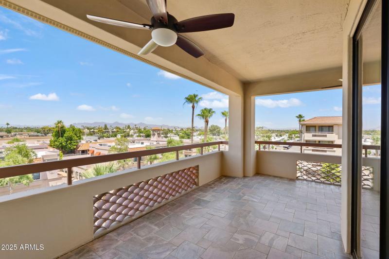 TILED FLOOR, CEILING FANS