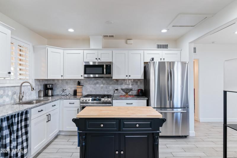 10_9520 n central ave-10