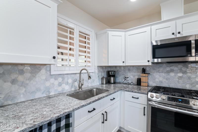 11_9520 n central ave-11