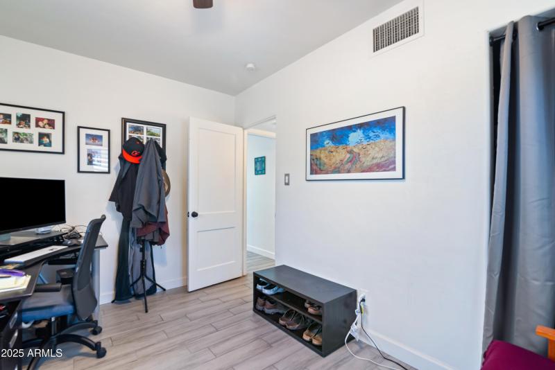 16_9520 n central ave-16