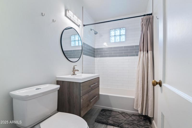 17_9520 n central ave-17