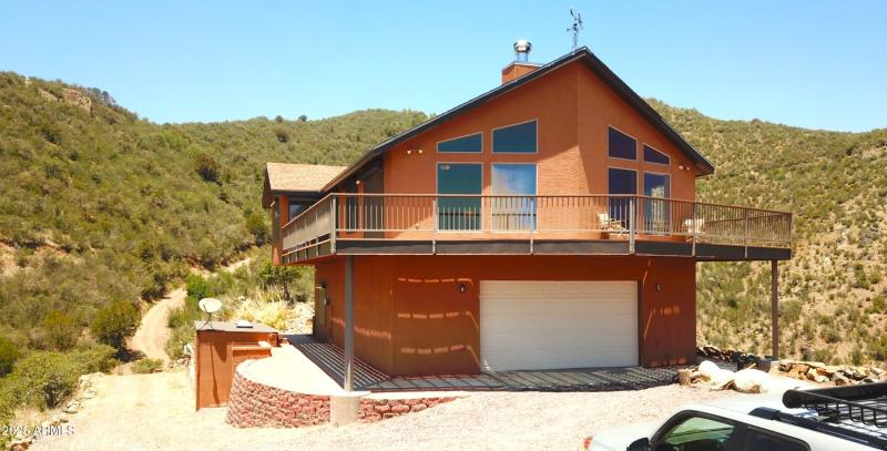Custom Hilltop Off Grid Home