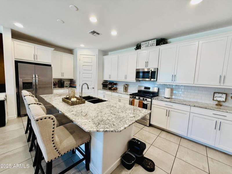 8A95D909-3115-497B-828F-8DBEE0636E41_1_2