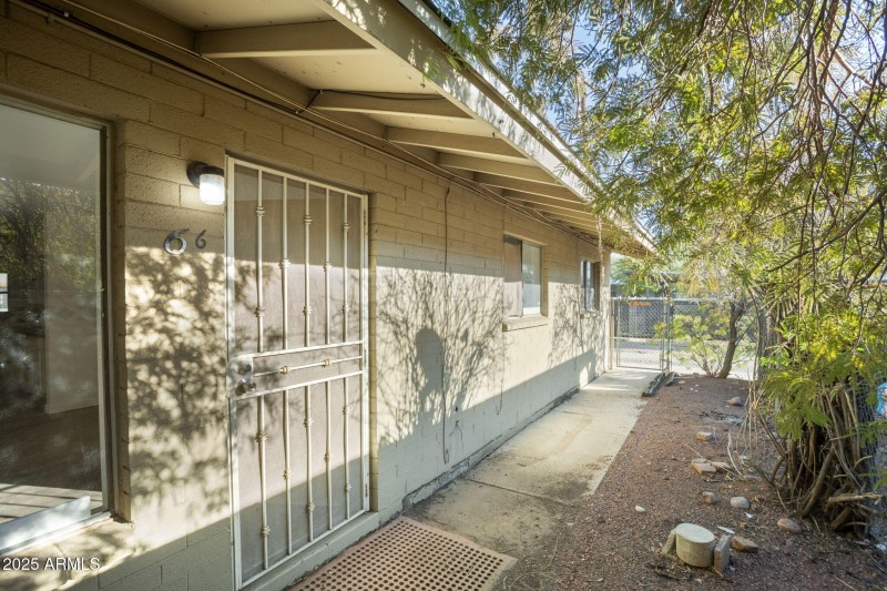 37044114_25-web-or-mls-1519-w-7th-pl-6