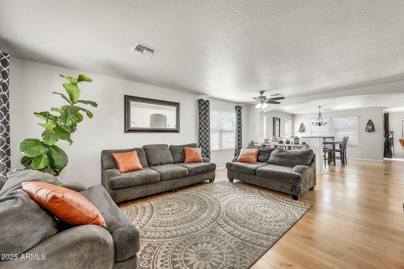 1147 E Harvest Rd-12