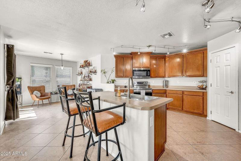 1147 E Harvest Rd-15