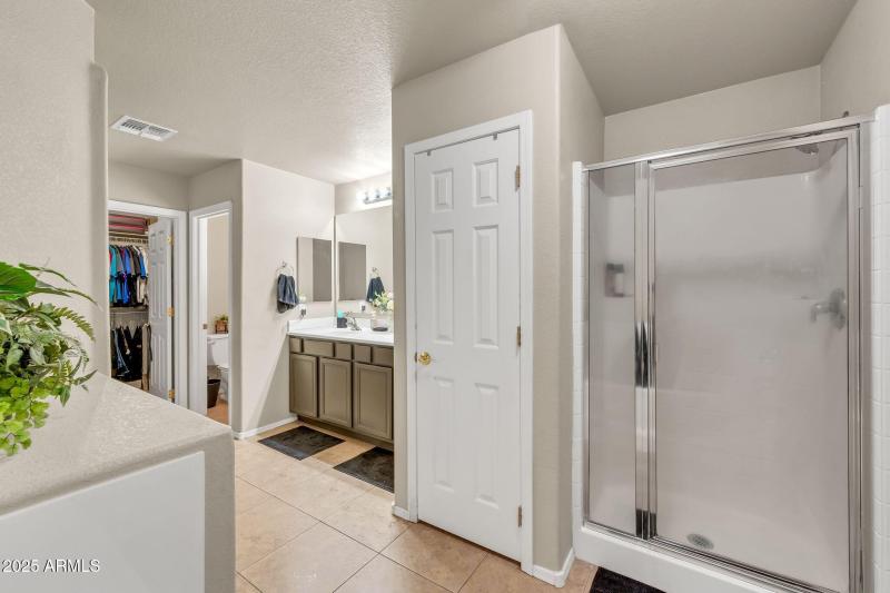 1147 E Harvest Rd-22