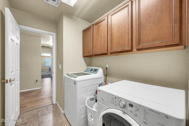 1147 E Harvest Rd-35