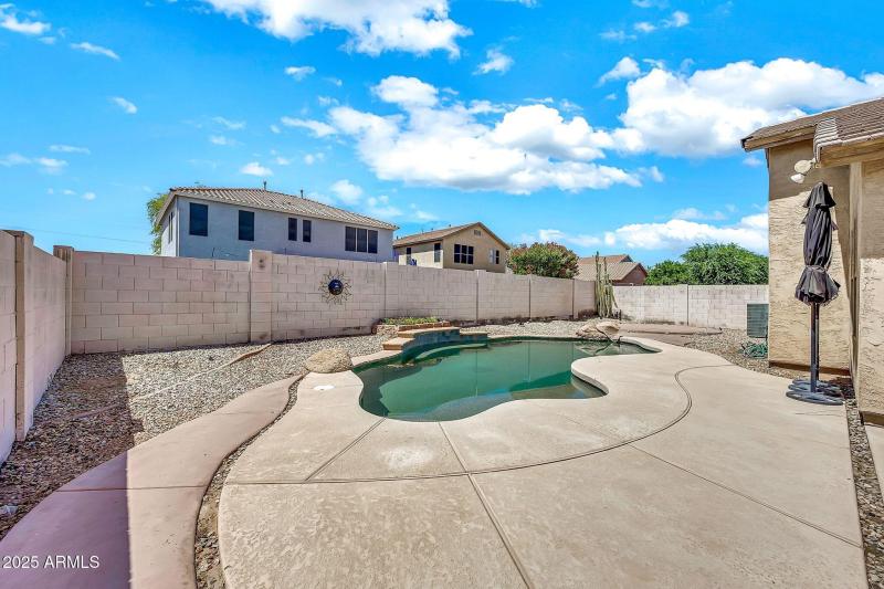 1147 E Harvest Rd-38