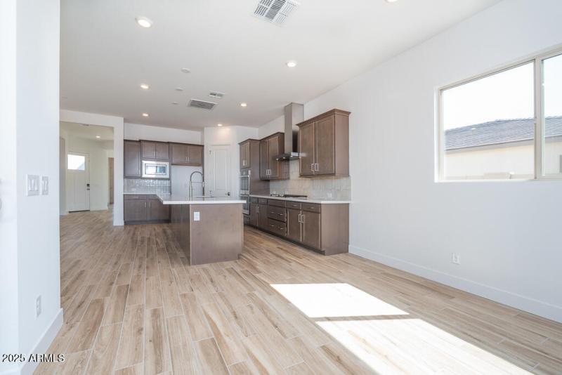 Tri Pointe Blossom Rock 490 - Dining-3ML