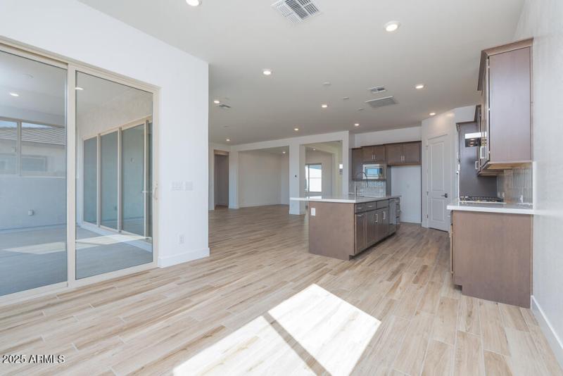 Tri Pointe Blossom Rock 490 - Dining-4ML