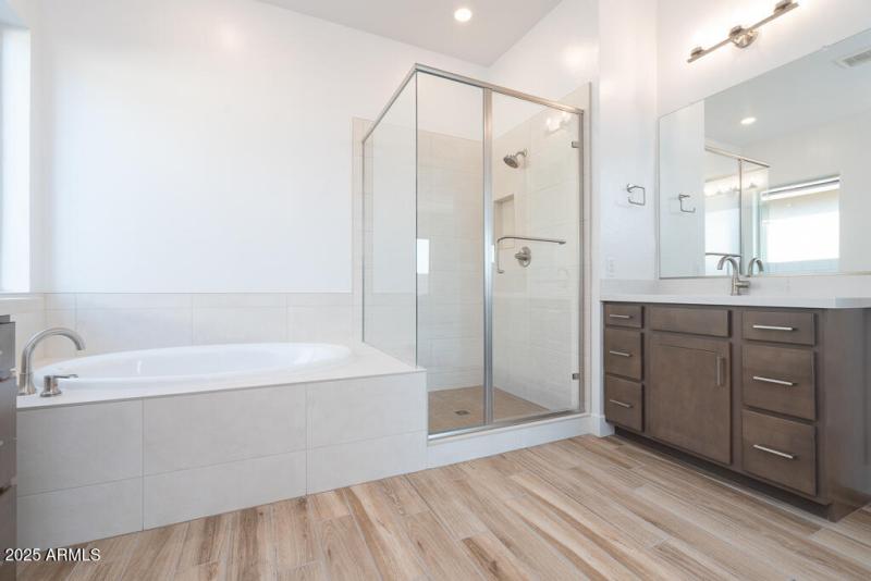 Tri Pointe Blossom Rock 490 - Primary Ba