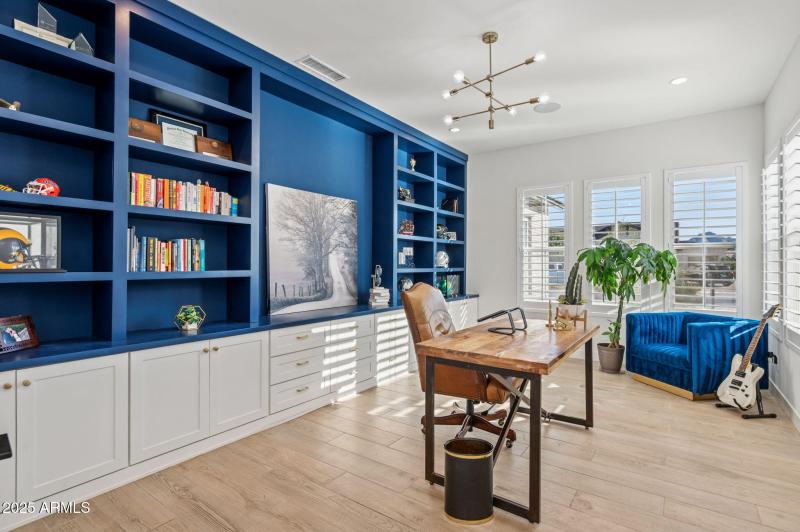 21-web-or-mls-19910-e-vallejo-st