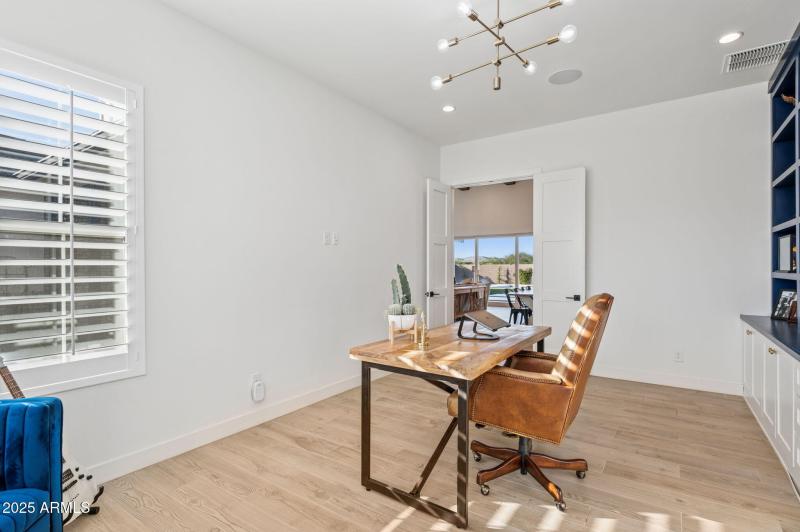 22-web-or-mls-19910-e-vallejo-st