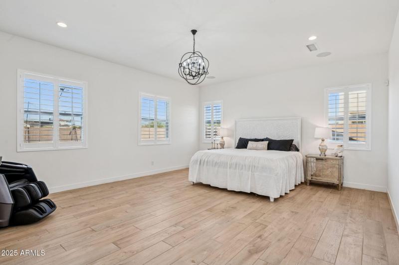 23-web-or-mls-19910-e-vallejo-st