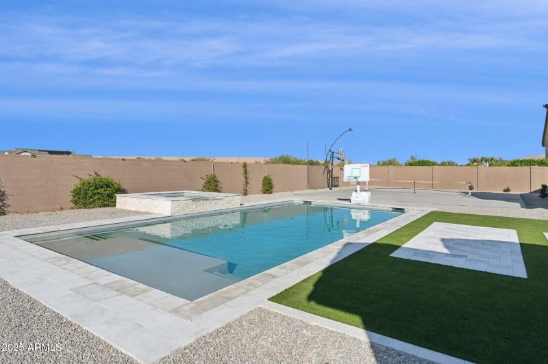 45-web-or-mls-19910-e-vallejo-st