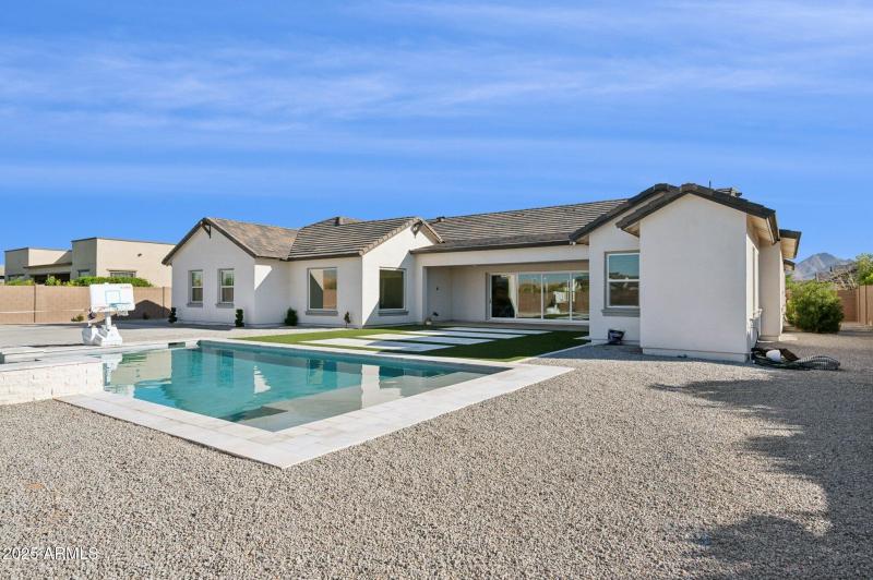 46-web-or-mls-19910-e-vallejo-st