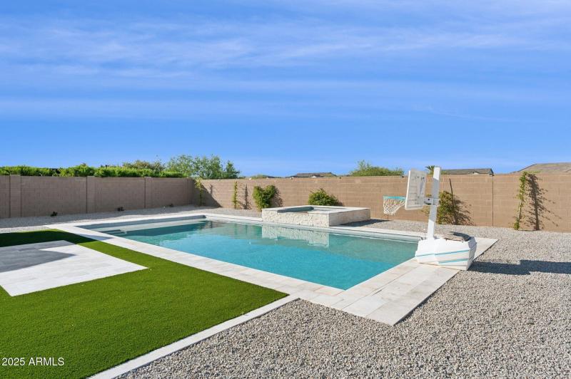 50-web-or-mls-19910-e-vallejo-st