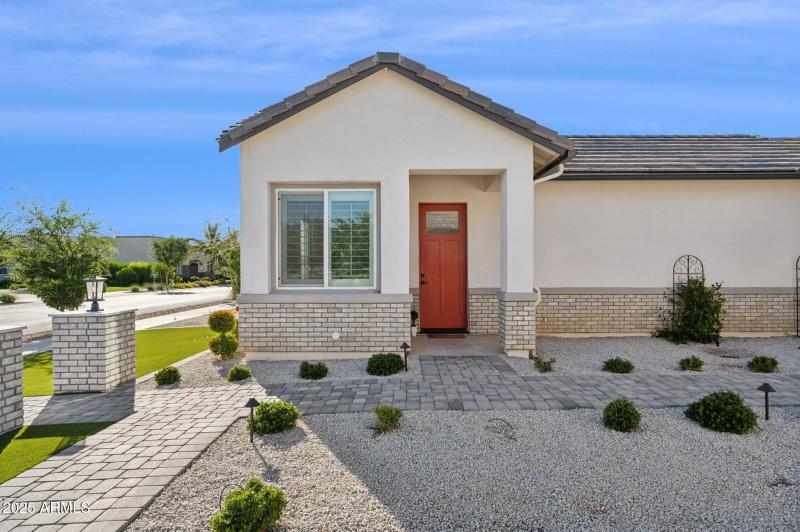 52-web-or-mls-19910-e-vallejo-st