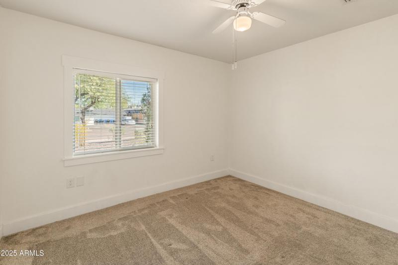 1407 E Mountain View Rd-4