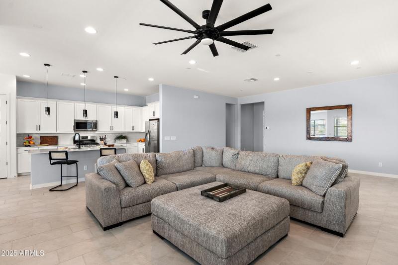 Living room/ Dining Rm