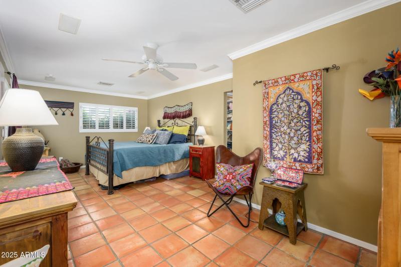 45-web-or-mls-Crocus-5