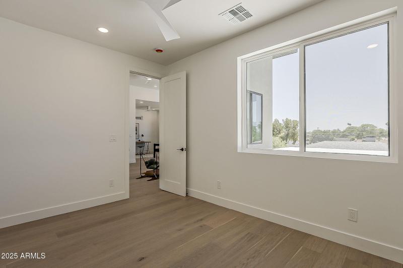 49-web-or-mls-Piccadilly-49