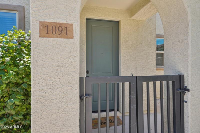 6-web-or-mls-W Encanto Blvd-2106-006