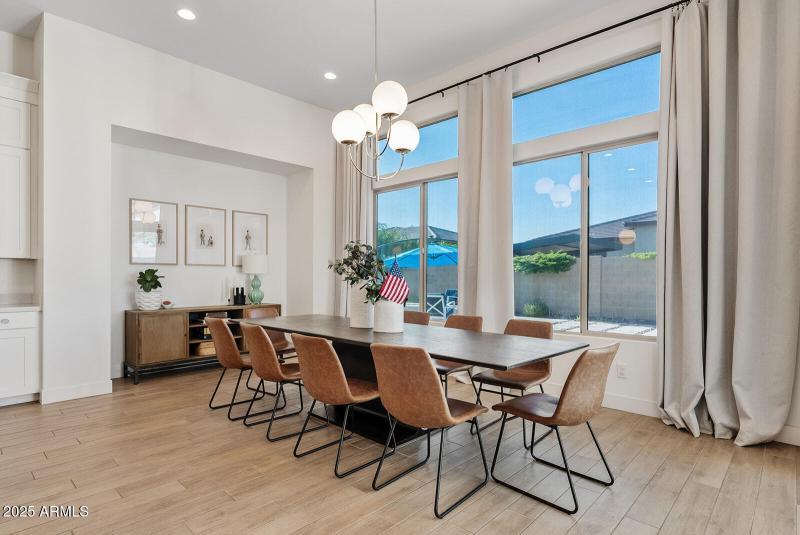 Eat-In Kitchen Dining