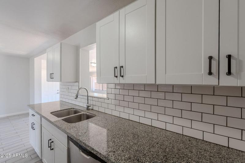 10-web-or-mls-North-10