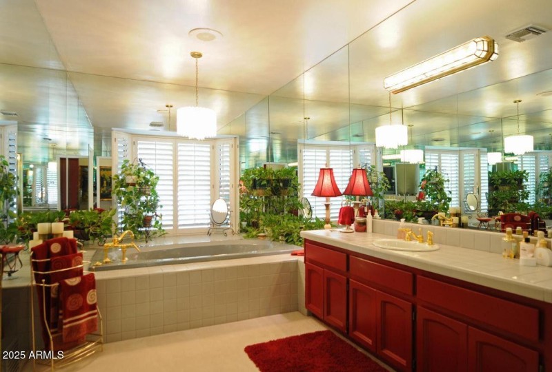 Main house Primary bathroom