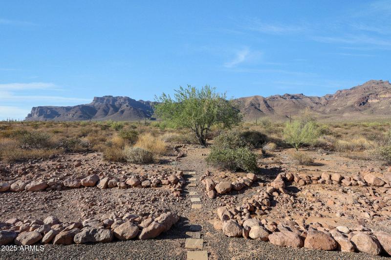 No neighbors behind!