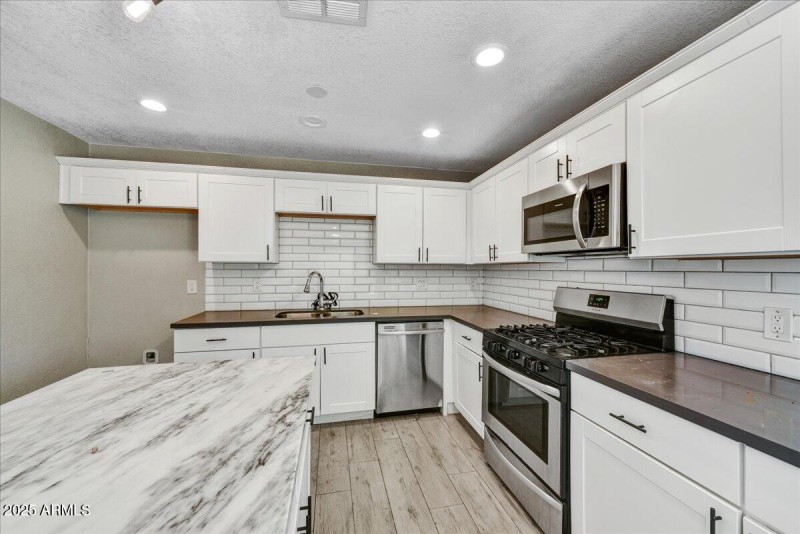08-Kitchen