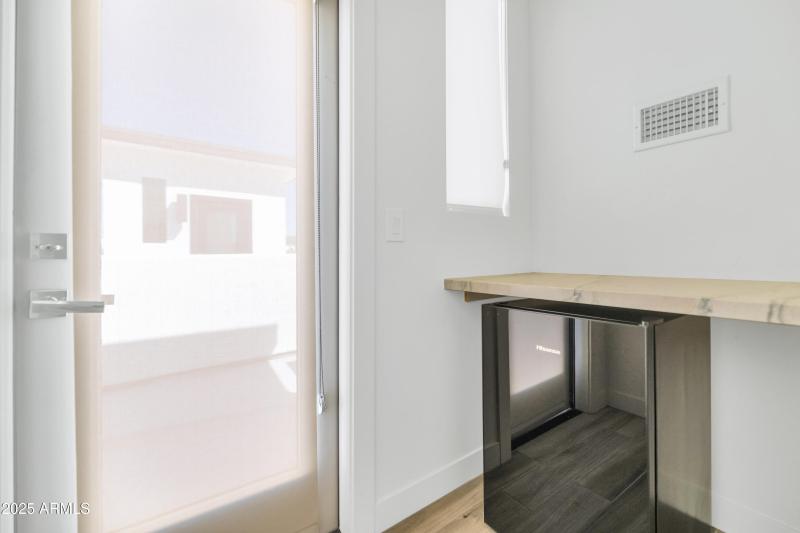 Entrance to roof top