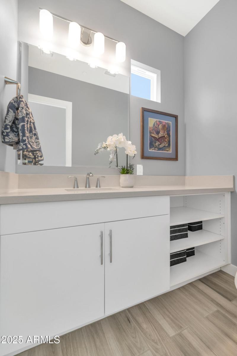 1/2 bath off entertaining area