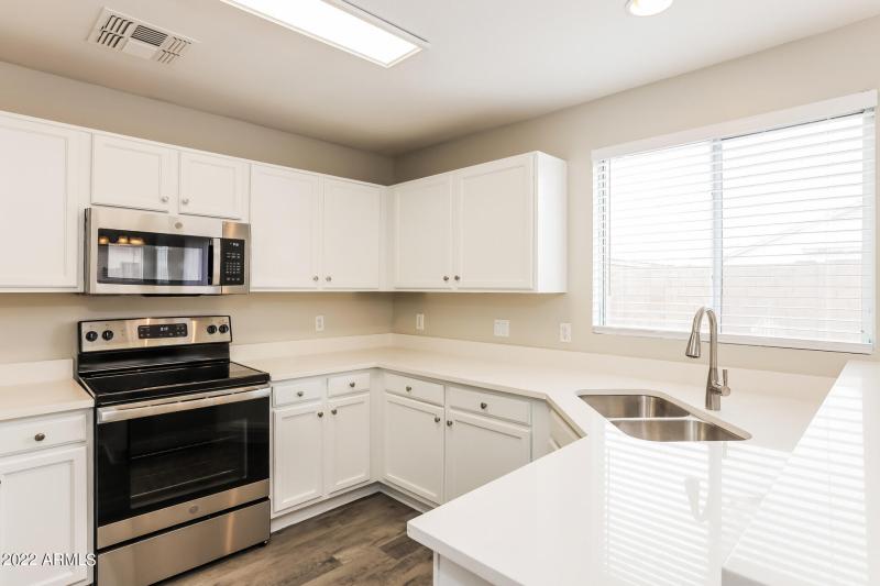 003-photo-kitchen-11516352