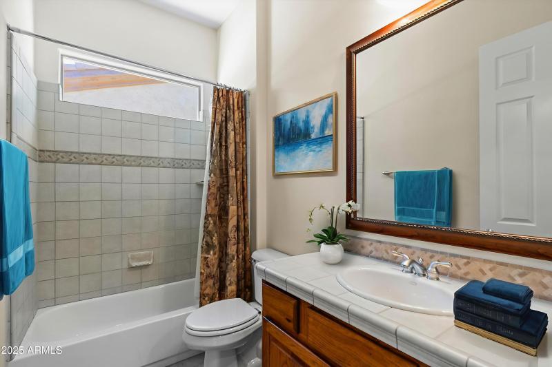 29-DSC02842 - Bathroom - Standard - 1