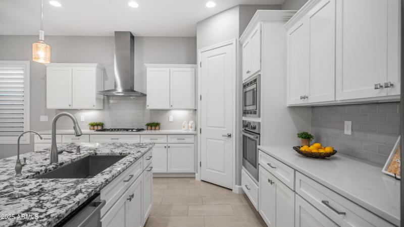 Walk-in Pantry