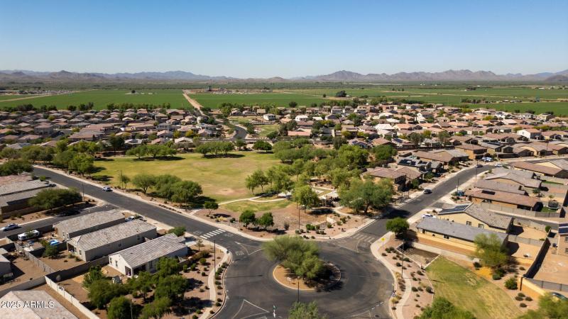 4-web-or-mls-25847 W Winston Dr Buckeye,