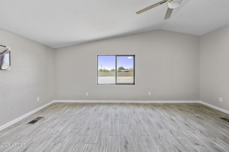 13050 N Breeze Way-73