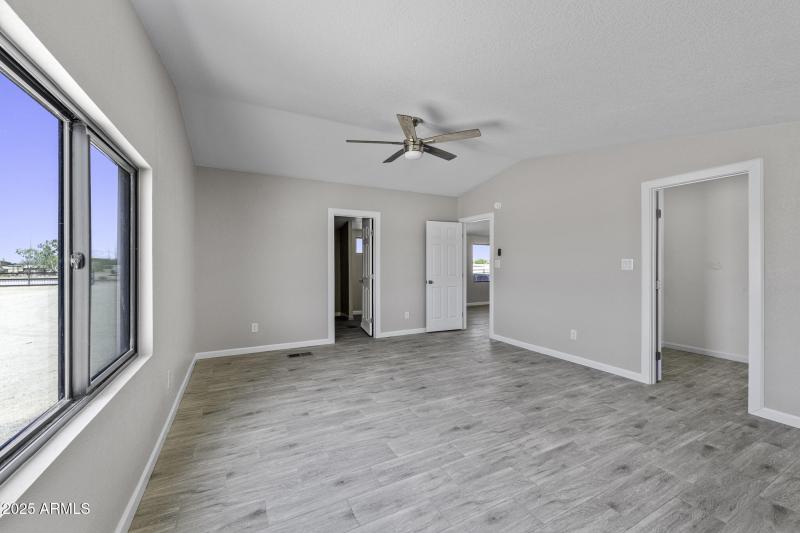 13050 N Breeze Way-74