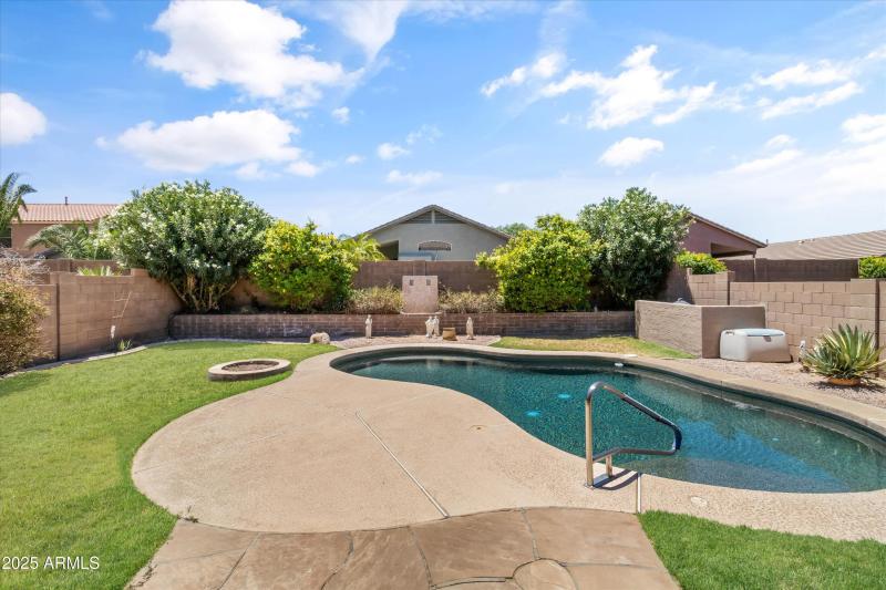 43813 W Rio Lobo Back 2