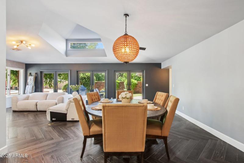 15-web-or-mls-N 15th Ave-L2706-013