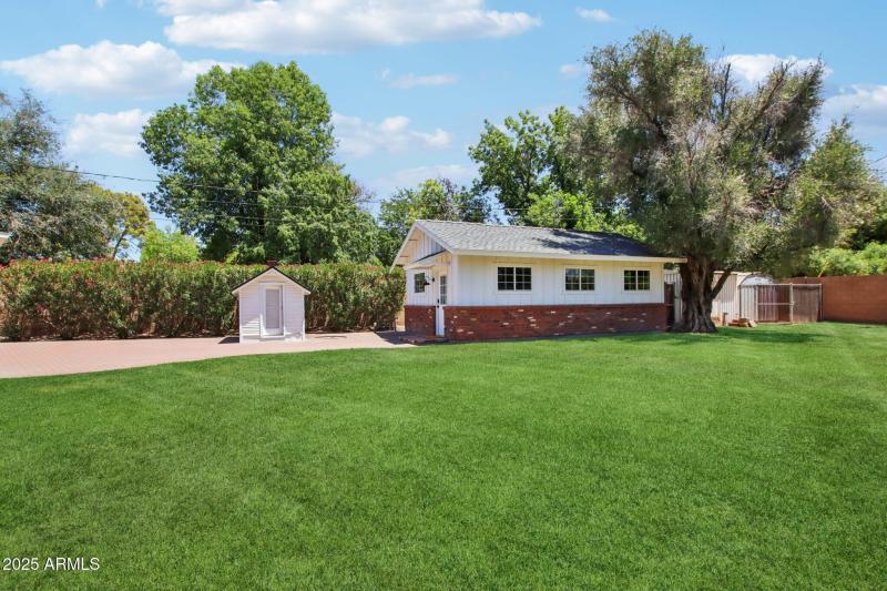 56-web-or-mls-N 15th Ave-L2706-054