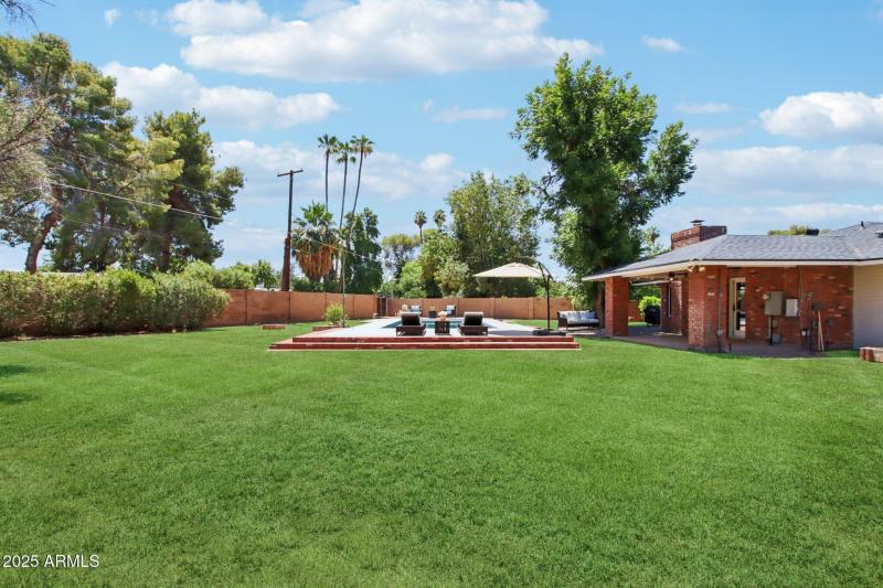 58-web-or-mls-N 15th Ave-L2706-056