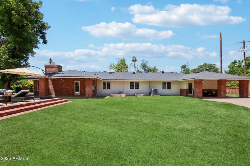 59-web-or-mls-N 15th Ave-L2706-057