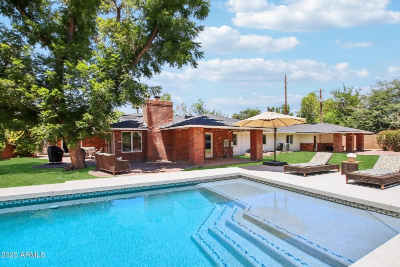 61-web-or-mls-N 15th Ave-L2706-059