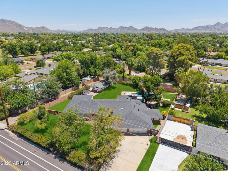 67-web-or-mls-N 15th Ave-L2706-065